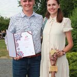 Patrik Seliga a Alexandra Ťasková s diplomom a ozembuchom